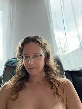 Live-Webcam-Vorschaubild von AnnikaRose mit #interactive-toys, #hd und #mobile