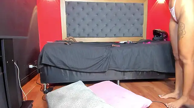 YayaHilton webcam