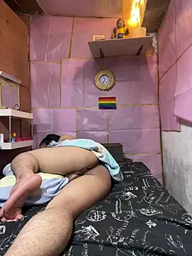 YourHotMenxie18 webcam