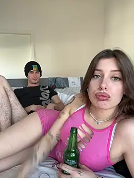 Chaos_and_cream webcam