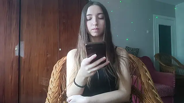 WynonaFarhat webcam