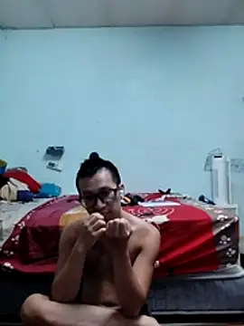Exposedsian webcam