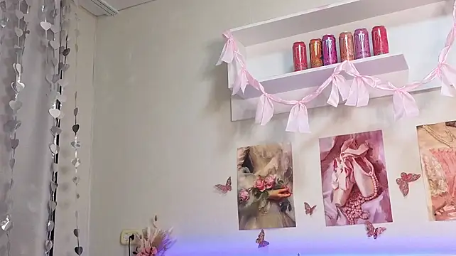 Milly_Lane webcam