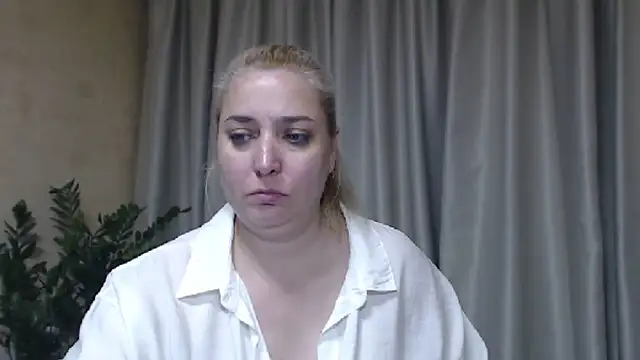 sweetpussy13 webcam