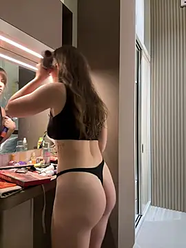 Sarahhh_xxx webcam