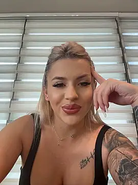 IveySin webcam