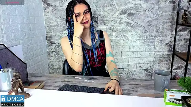 MaeveKuro live sex cam