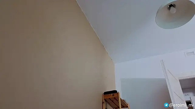 Miniatura della webcam live di eroimi con #petite e #hd
