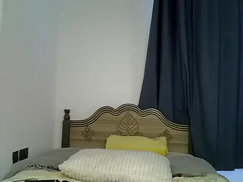 Naughtytrixxie webcam