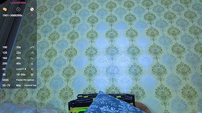 anya_weisz