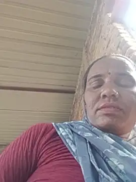 Priya_cutR