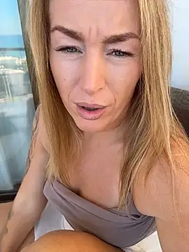 ChristinaSiemone webcam