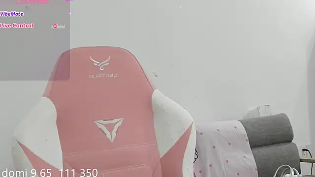 MelonyEmo webcam