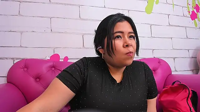 AriaMoonnn webcam