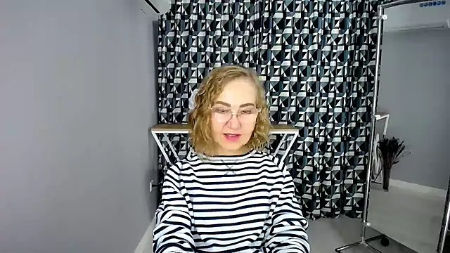 queen_a_n_i webcam