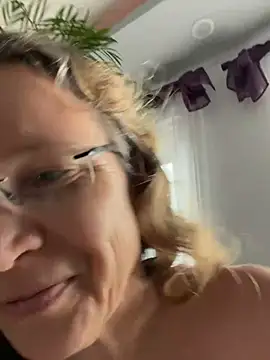 AnnikaRose live cam