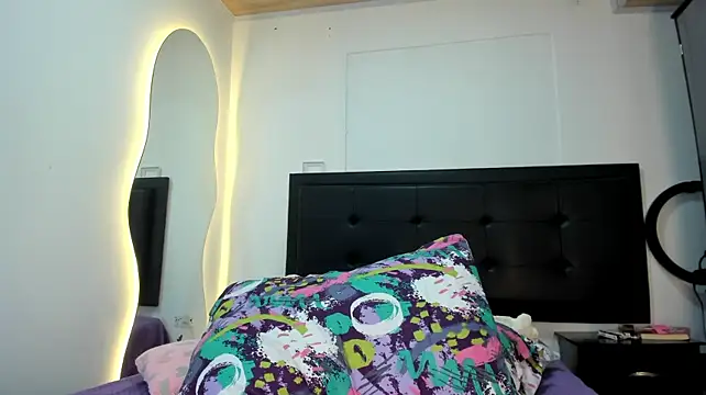 BustyGlow webcam