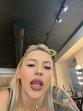 IveySin webcam