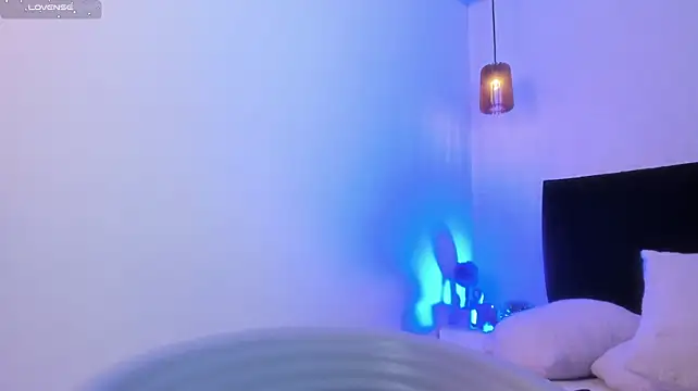 dolly_zoe webcam