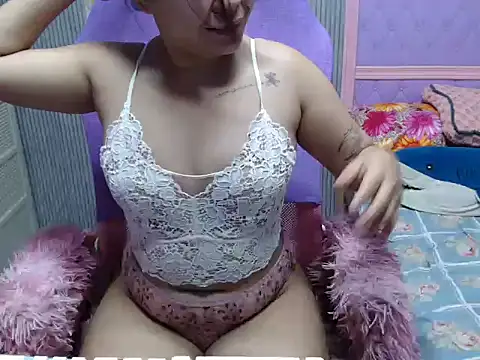 Hornyblaire18 webcam