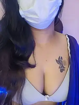 MISS-REENA_ webcam