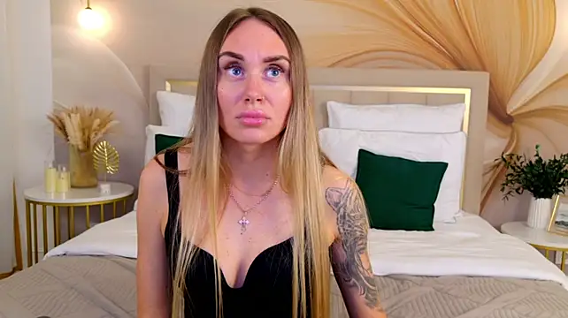 VivianWesst webcam