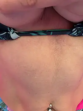 AnnikaRose live sex cam