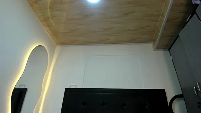 BustyGlow webcam