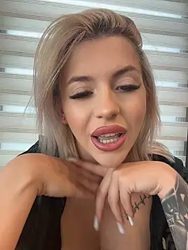 IveySin webcam