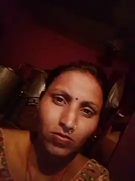 Live webcam thumbnail of Juli_rathore featuring #petite and #mobile