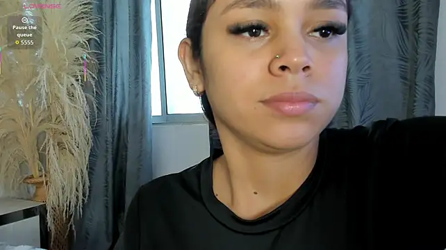CarolineFyre webcam