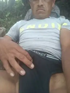 Luis-hottt webcam