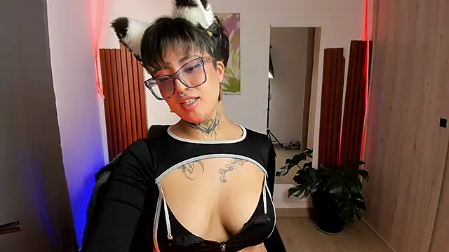 Live-Webcam-Vorschaubild von Rebeka-baker mit #latin und #hd