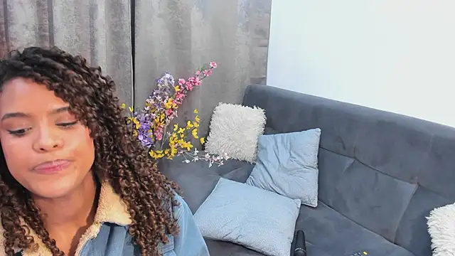Amelia_bss live cam on StripChat