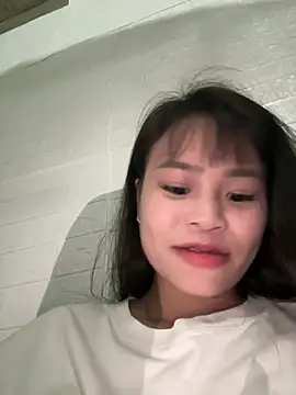 Bemi3_sexyy Live Webcam on Stripchat