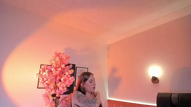 siouxsie_cenobite (F young) - (∩^o^)⊃━☆ Plug, plug, plug (u choose)