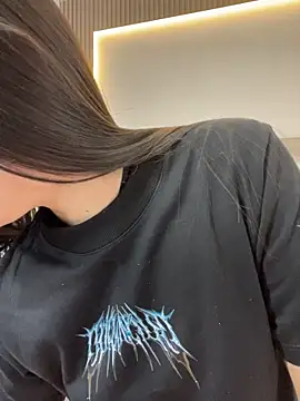 evelyn_hills webcam