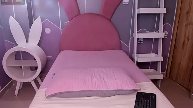 doll_skinny18 webcam