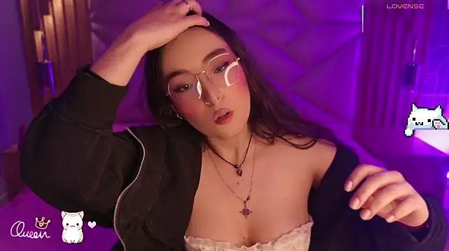 Ivory_Dlacour webcam