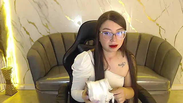 doncellita_strong_tf webcam