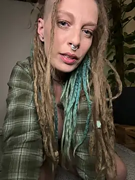 MenaDreadfull webcam