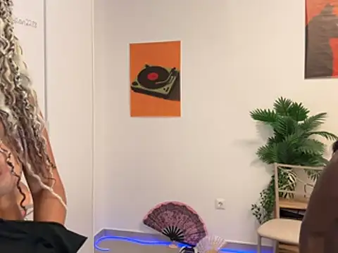HaileyDiana webcam