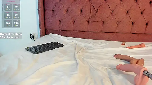 lau_hotfox live cam on StripChat