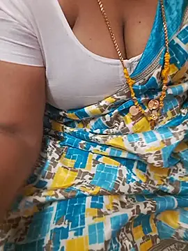 tamil_ammani (F milf) - Boobs show😜😜😝🥰🔥🔥🔥