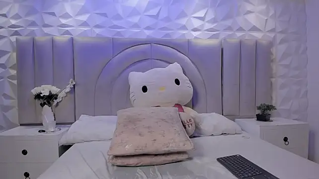 chloe_larson webcam