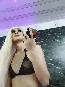 crislingery_dolli webcam
