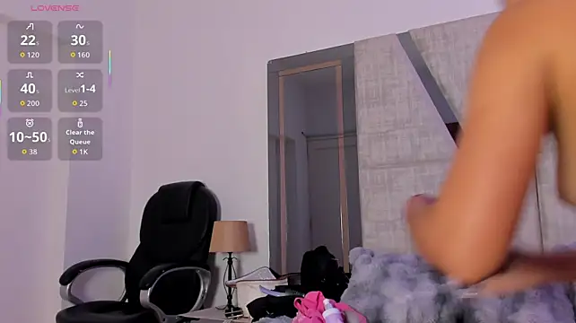 CarolineFyre webcam