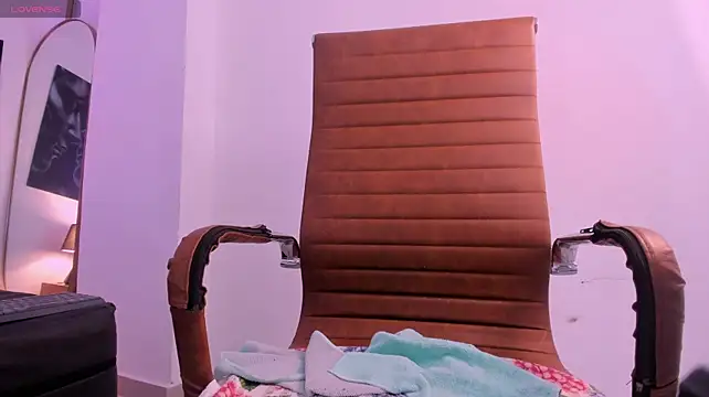 Kiaraa_lux webcam