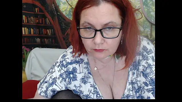 PlayfullMature webcam