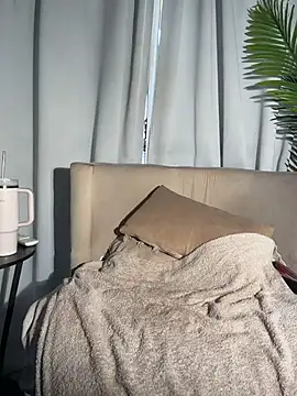 MiaFoxie_ webcam